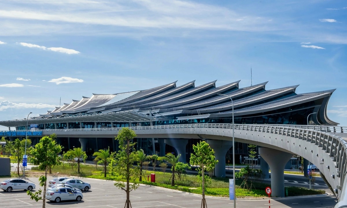 Nhà ga T2 khánh thành năm 2023 với kiến trúc độc đáo, lấy cảm hứng từ Cung đình Huế